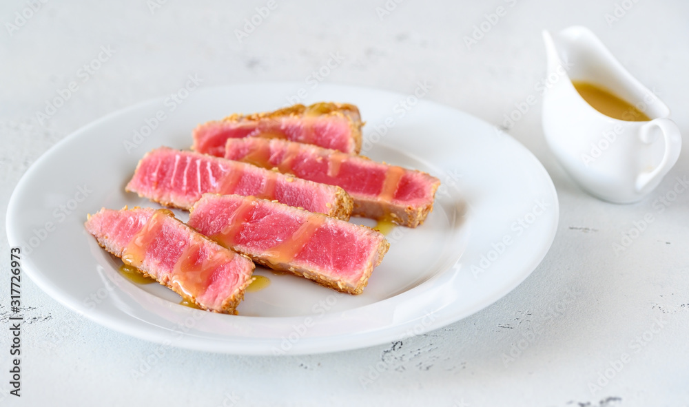 Tuna steak with sesame seeds Tuna steak with sesame seeds