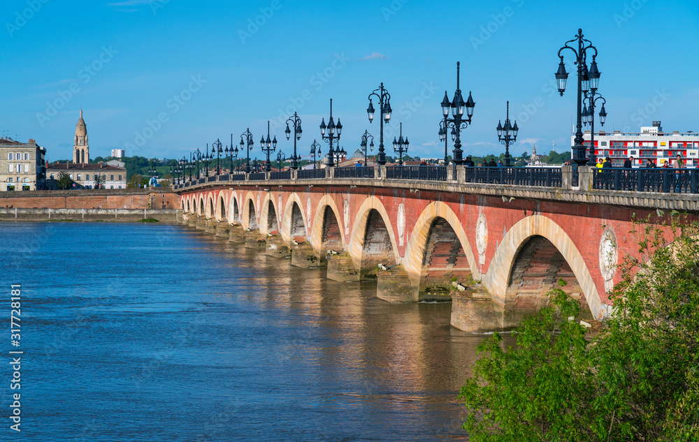Stone bridge, Garonne river, Bordeaux, Nouvelle Aquitaine, France, Europe
