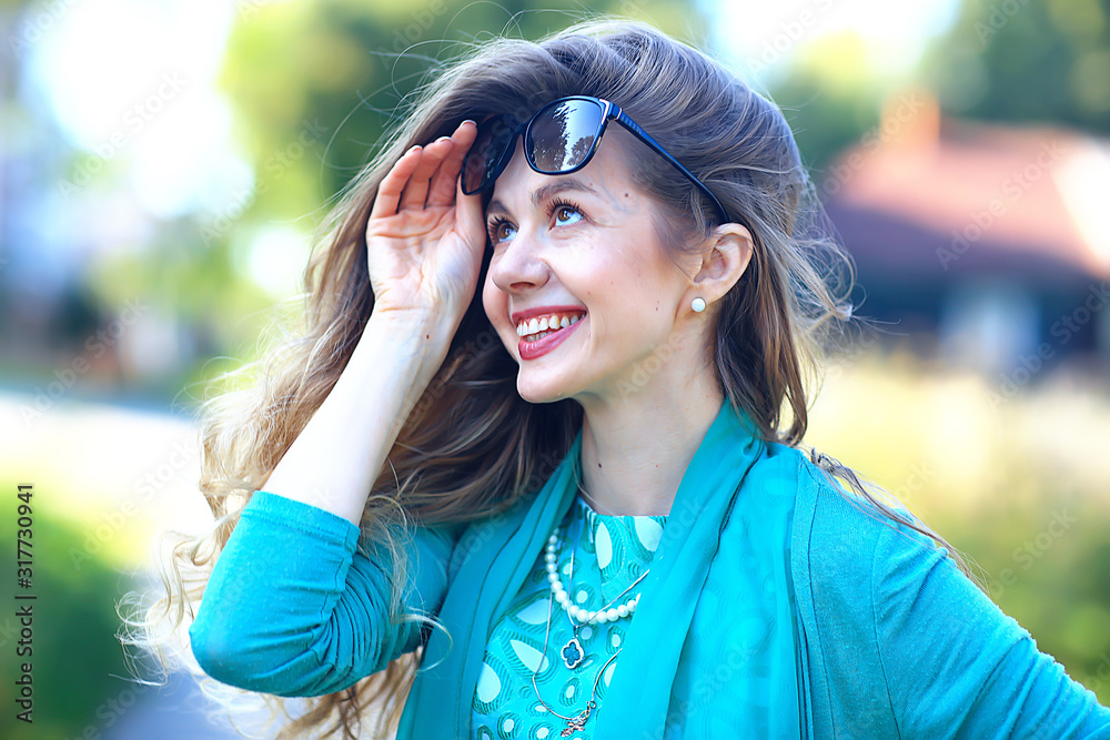 surprise girl in sunglasses / vivid image model surprise seductive young adult model surprise girl in sunglasses / vivid image model surprise seductive young adult model