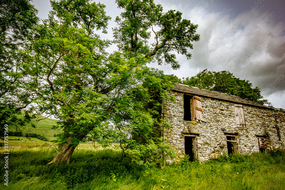 Fototapeta premium Abandoned Cottage, Near Howe, Cumbria, Lake District
