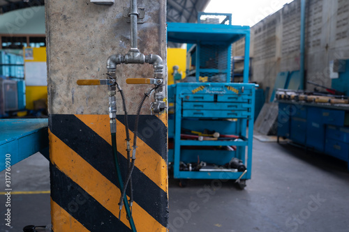 Pneumatic air control valve with connection