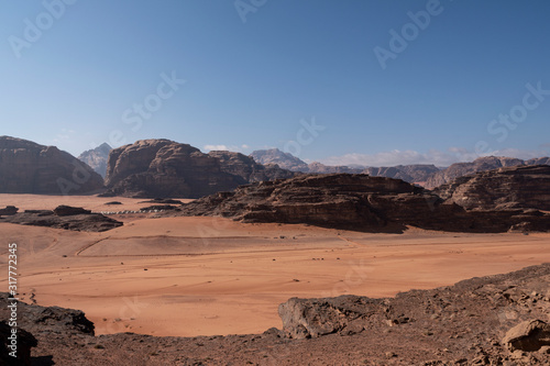 Vista panorámica del desierto de Wadi Rum, Jordania