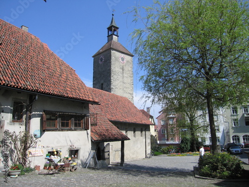 Romantischer Platz mit Turm Peterskirche in Lindau am Bodensee photo