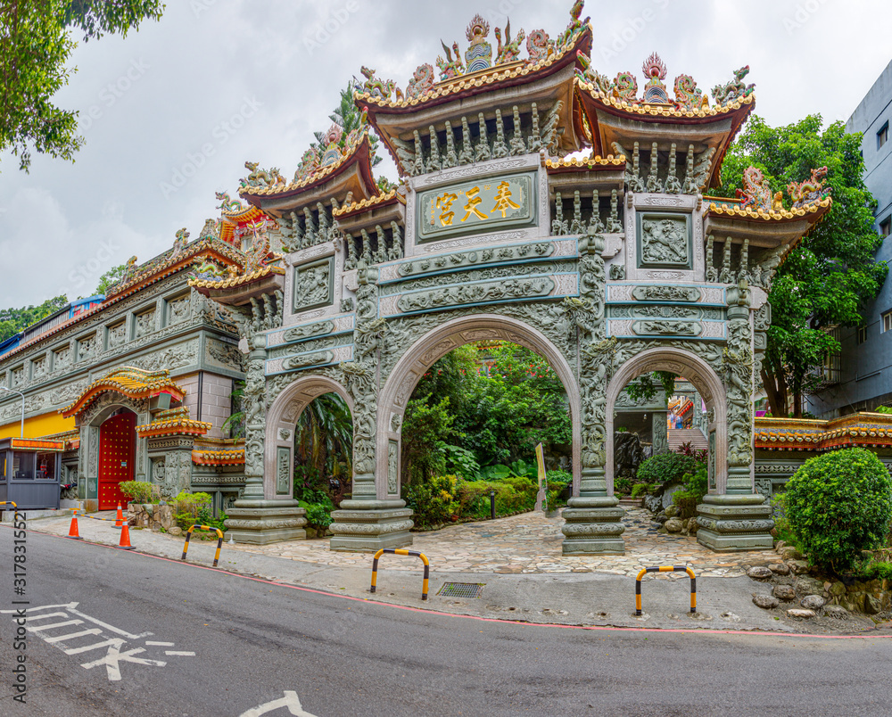 View on entrance gate of Zhongpo Fushou temple in Taipei at daytime View on entrance gate of Zhongpo Fushou temple in Taipei at daytime