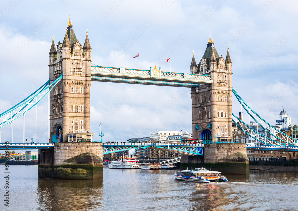 Obraz premium ロンドン タワー・ブリッジ