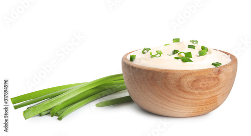 Foto Fresh sour cream with onion on white background