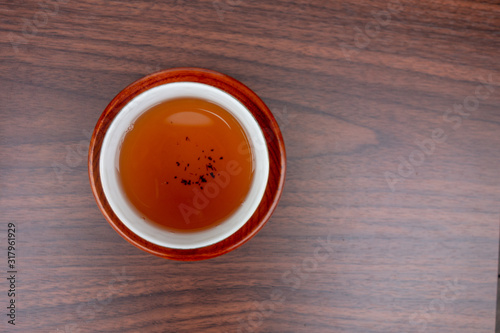 テーブルの上のほうじ茶