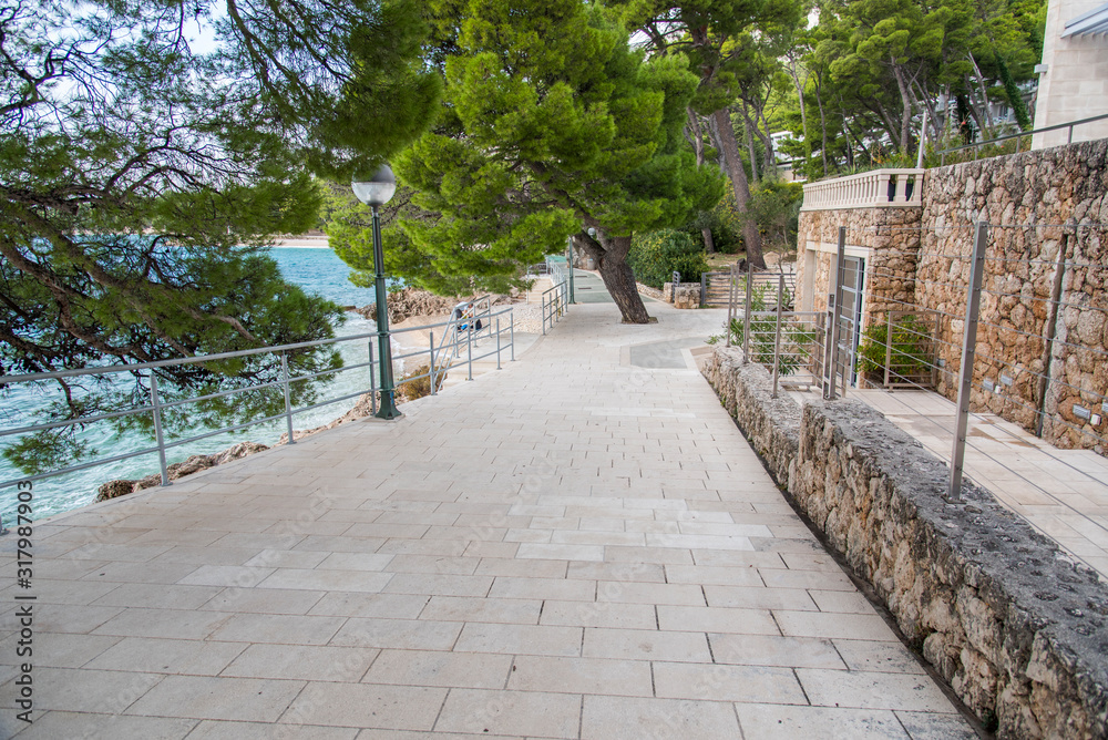 Seepromenade in Brela an der Makarska Riviera,Dalmatien,Adria,Kroatien Seepromenade in Brela an der Makarska Riviera,Dalmatien,Adria,Kroatien
