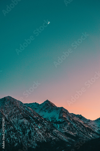 Fototapeta Zachód słońca w górach