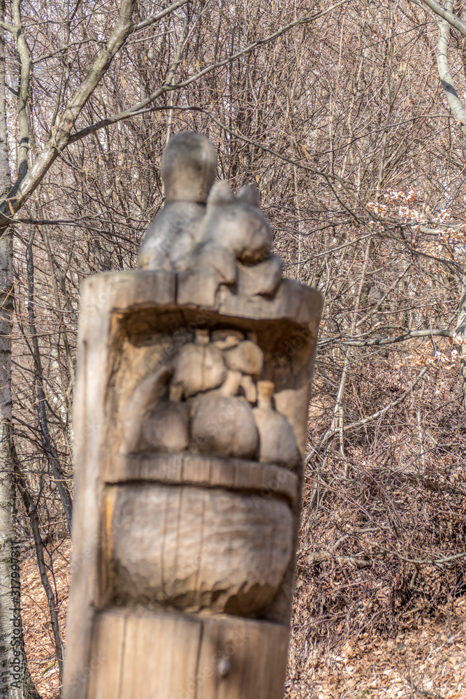 Wood sculptures on Monte Comana Wood sculptures on Monte Comana