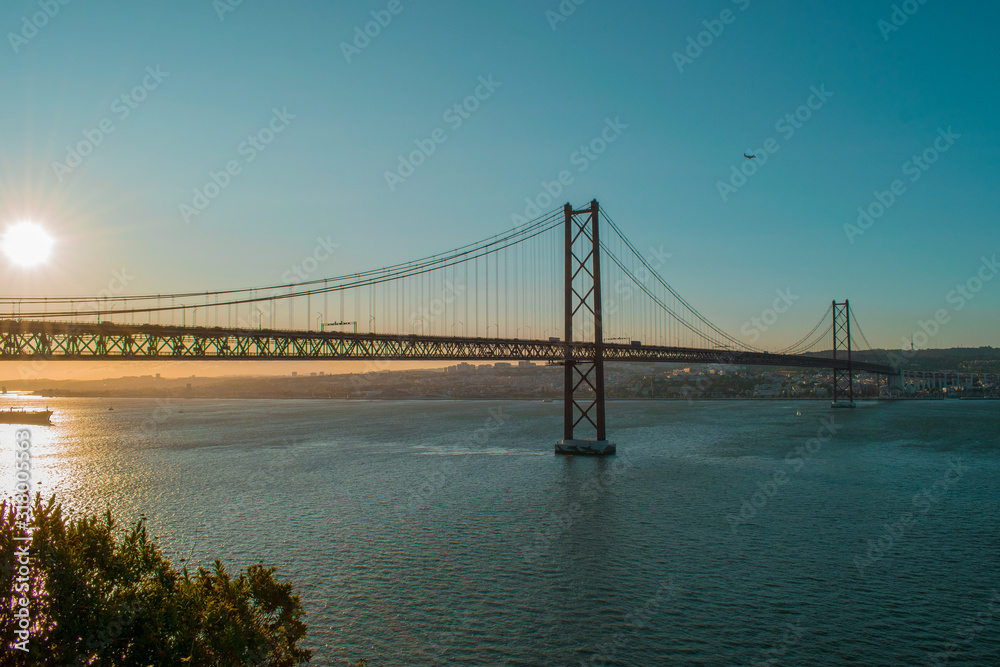 Fototapeta premium April 25 bridge