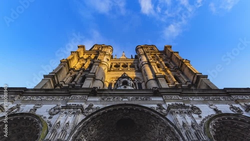 Time Lapse eglise St Michel à Dijon en Bourgogne