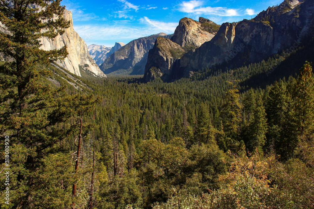Yosemite Valley in natural colors on a fall season day, Yosemite National Park, California, USA