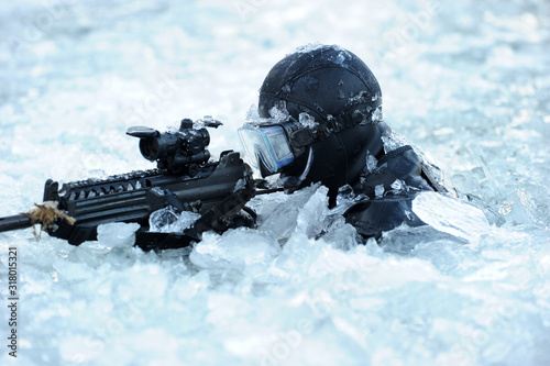Φωτογραφία South Korean Army Special Forces infiltration training through the frozen rivers
