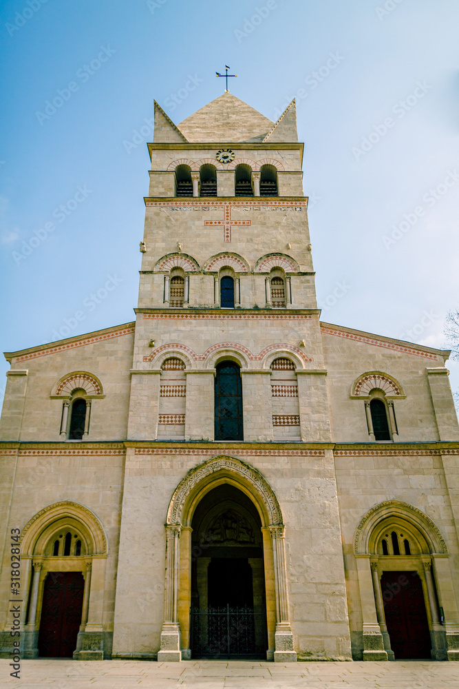 Fototapeta premium La Basilique Saint-Martin d'Ainay à Lyon