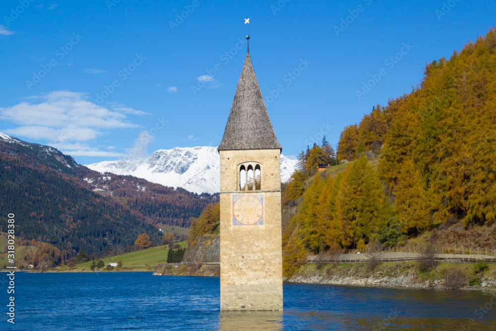 versunkener Kirchturm von Graun im Reschensee