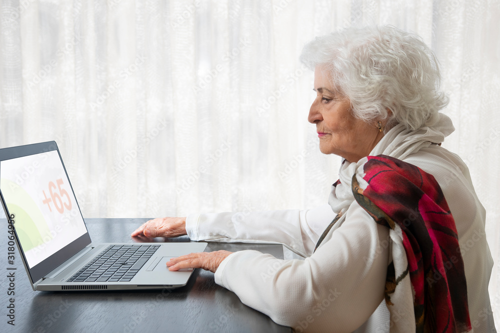 old lady glasses computer