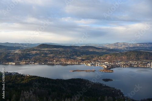 See, Wörthersee, Ufer, Nordufer, Pörtschach, Urlaub, Nockberge, Gurktaler Alpen, Urlaubsort, Ferien, Fremdenverkehr, Ufer, Bad, Strandbad, Ort, Stadt, Poreče ob Vrbskem jezeru, Klagenfurt, Klagenfurt  photo