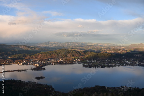 See, Wörthersee, Ufer, Nordufer, Pörtschach, Urlaub, Nockberge, Gurktaler Alpen, Urlaubsort, Ferien, Fremdenverkehr, Ufer, Bad, Strandbad, Ort, Stadt, Poreče ob Vrbskem jezeru, Klagenfurt, Klagenfurt  photo