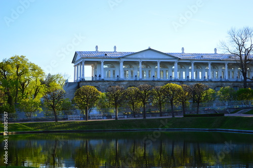 Canvastavla sunny day in the city of pushkin