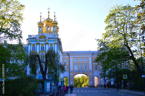 Obraz na plátně sunny day in the city of pushkin