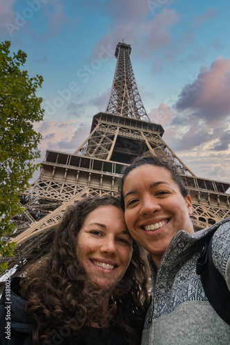 Photography Lesbian couple embrace in Paris France