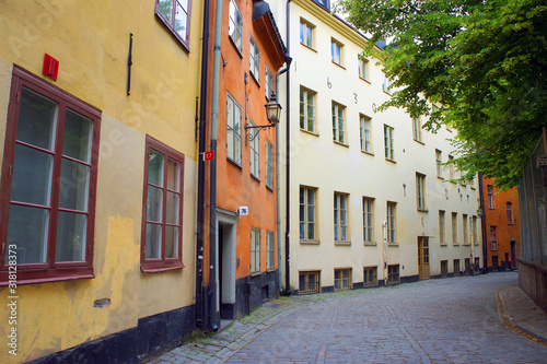 Fototapeta Naklejka Na Ścianę i Meble -  The quiet cobblestrone streets of Gamla Stan, Stockhom's old town
