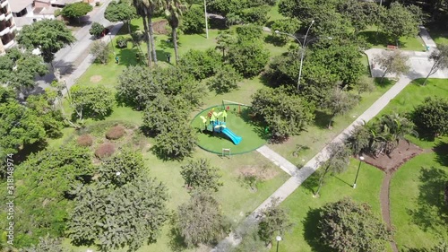 Wallpaper Mural Ciudad y Naturaleza 02 Torontodigital.ca