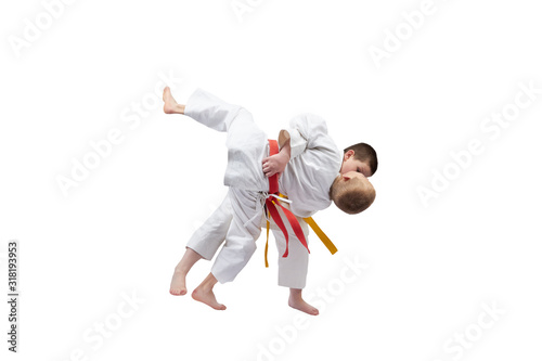 With yellow belt athlete does throw judo