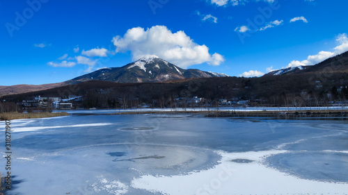 女神湖 八ヶ岳 凍結 冬 湖 氷