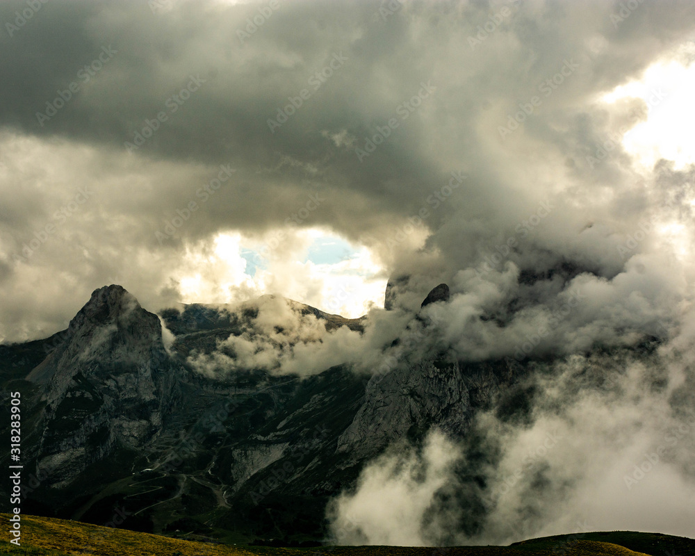 Fototapeta premium sunset in the mountains