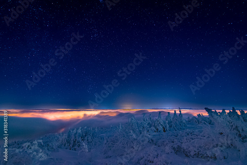 Fototapeta Naklejka Na Ścianę i Meble -  Night landscape on Babia Góra, winter