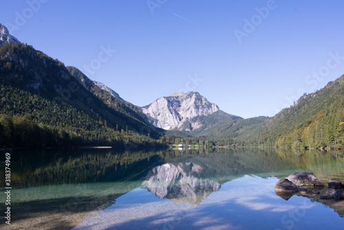 Fototapeta Naklejka Na Ścianę i Meble -  Spiegelung im Bergsee