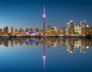 Crédence de cuisine Toronto Skyline torontois aux lueurs matinales  © beatrice prève