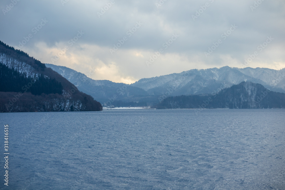 冬の田沢湖　雪景色