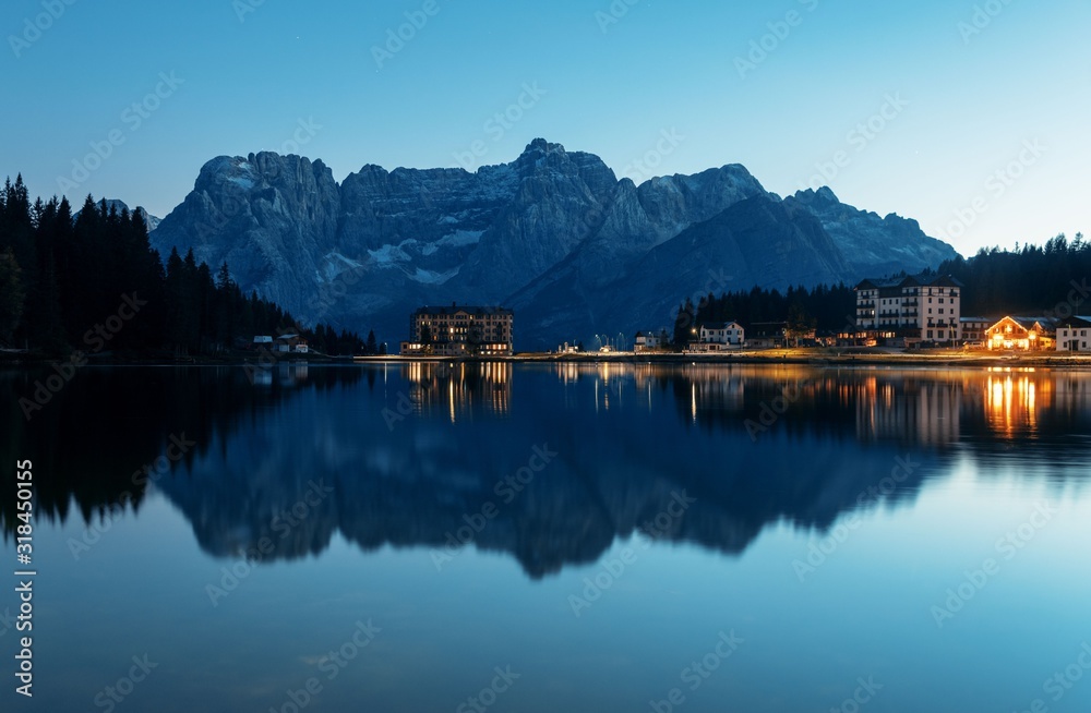 Obraz premium Dolomites lake reflection