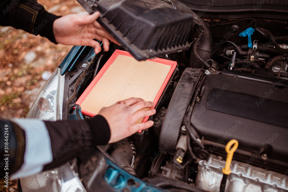 Replacing the fluid in the car. Change the oil, close the selective focus. replacing the fluid in the car. equipment maintenance