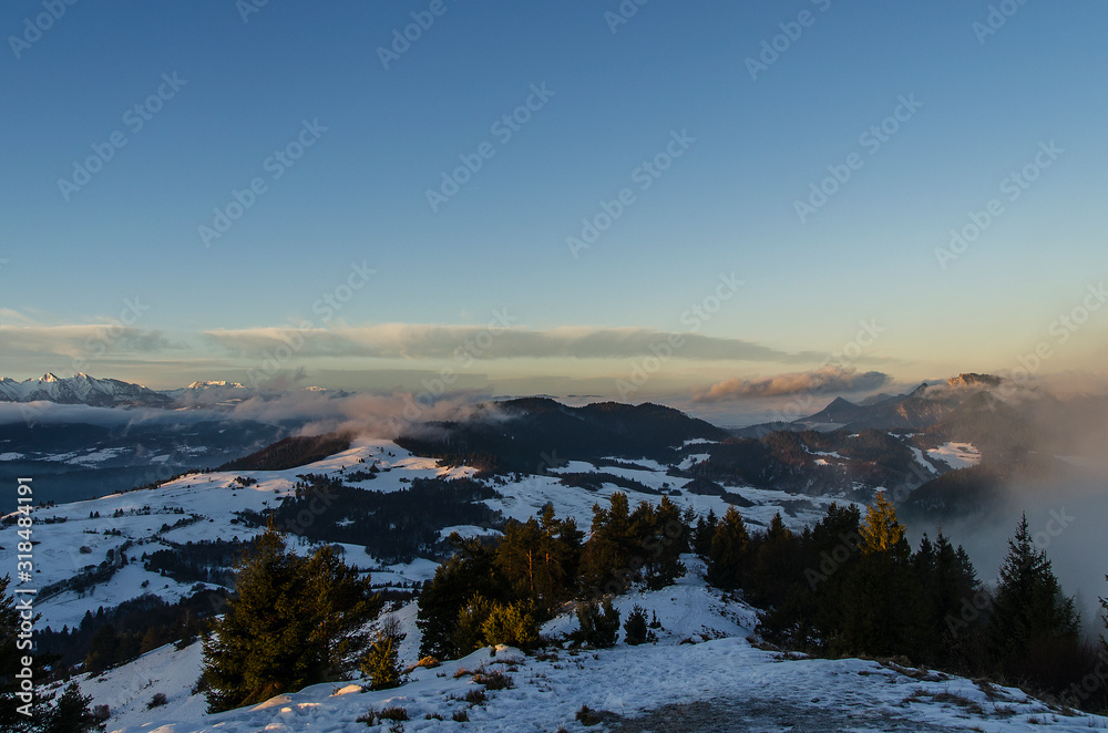 Pieniny panorama zimowa z Wysokiego Wierchu