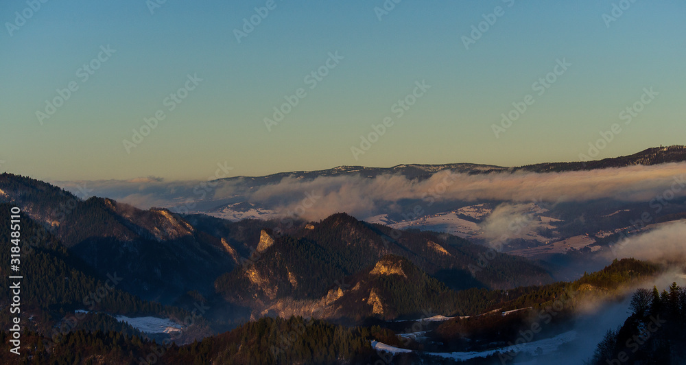 Panorama zimowa z Wysokiego Wierchu (Pieniny) zimą