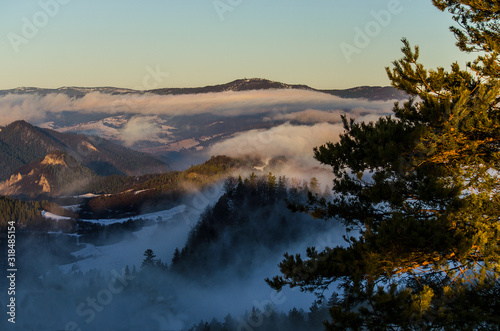 Panorama zimowa z Wysokiego Wierchu (Pieniny) zimą