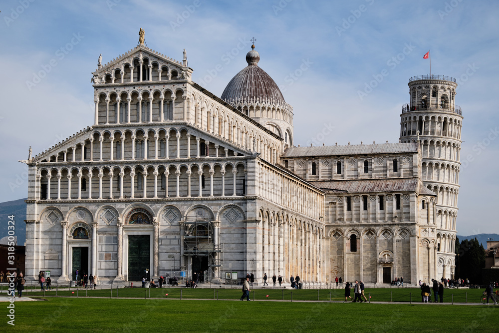 Foto scattata nella famosa Piazza dei Miracoli a Pisa.