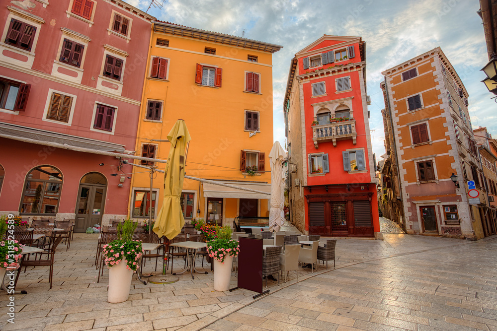 Obraz premium Street scene in old mediterranean town of Rovinj, Croatia.