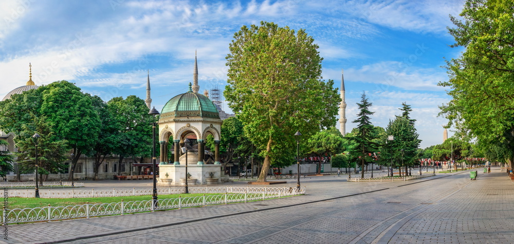 Naklejka premium Sultan Ahmed Park in Istanbul, Turkey