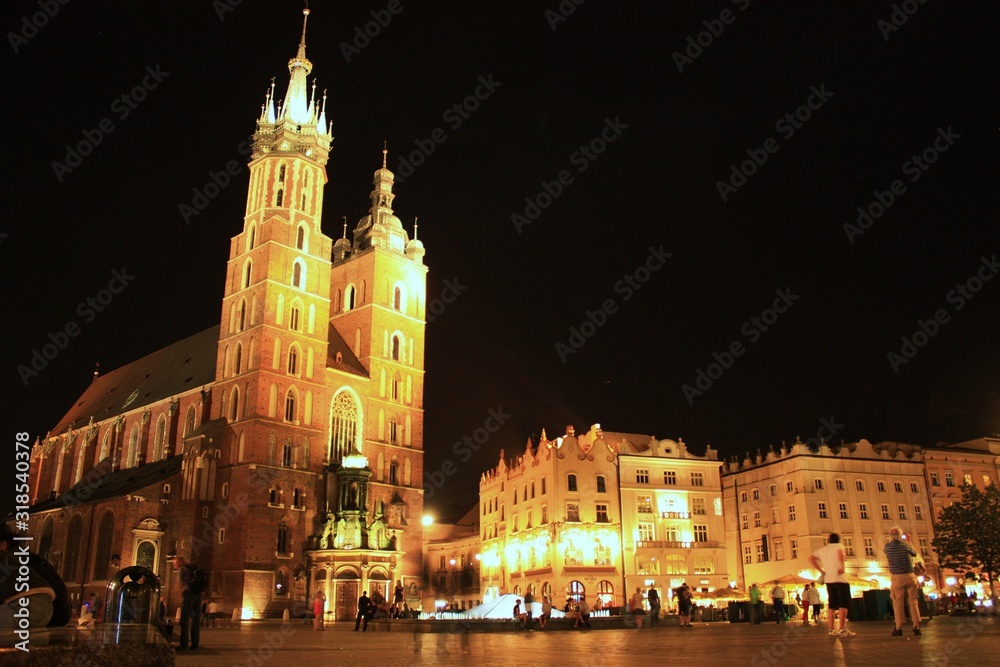 Cracovie Rynek de nuit Pologne
