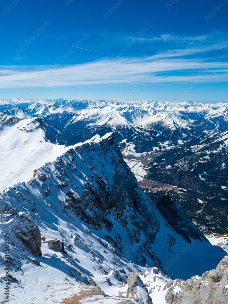 Fototapeta premium Mountain range around Zugspitze, Germany