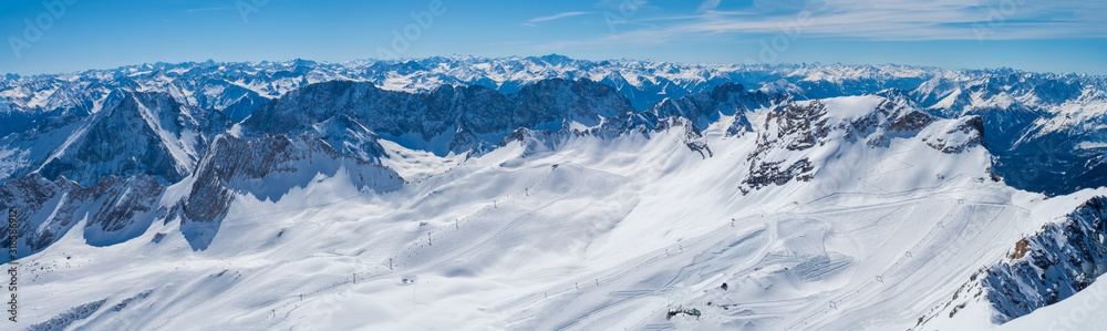 Fototapeta premium Ski slop with ski cake at Zugspitze, Germany