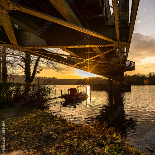 Brücke über Baldeneysee in essen nrw