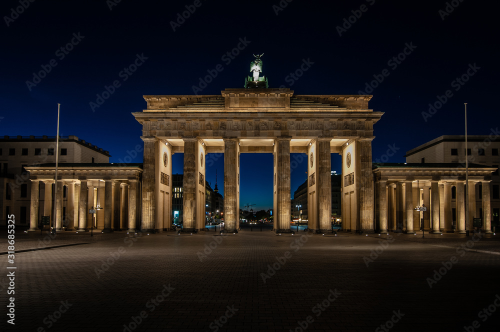 Obraz premium Brandenburger Tor bei Nacht Berlin Deutschlanf Germany