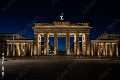 Brandenburger Tor bei Nacht Berlin Deutschlanf Germany