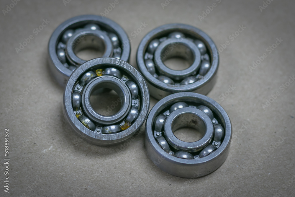 Bearings with different conditions, used and almost new Bearings with different conditions, used and almost new